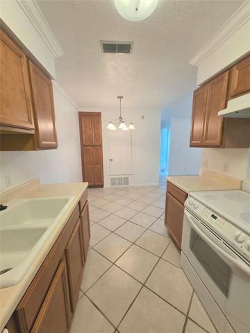 15208 Spring Hill LN, Pflugerville, TX 78660