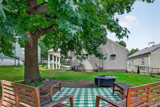 1540 Kraft Street, St Louis, MO 63139