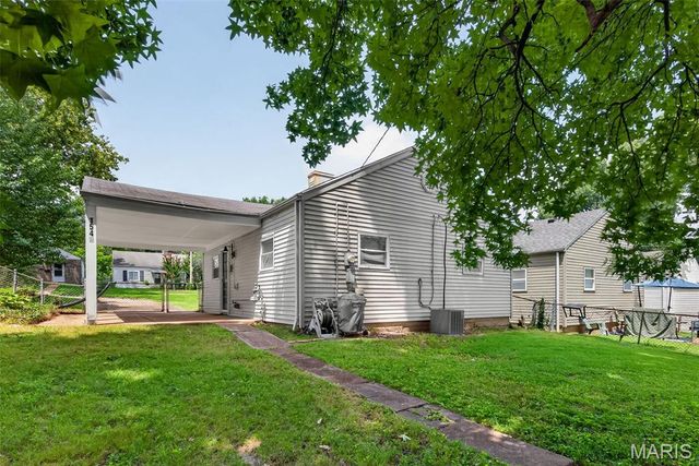 1540 Kraft Street, St Louis, MO 63139