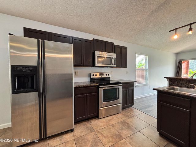 9302 PROSPERITY LAKE Drive, Jacksonville, FL 32244