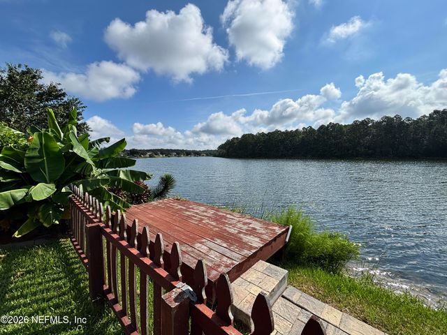 9302 PROSPERITY LAKE Drive, Jacksonville, FL 32244