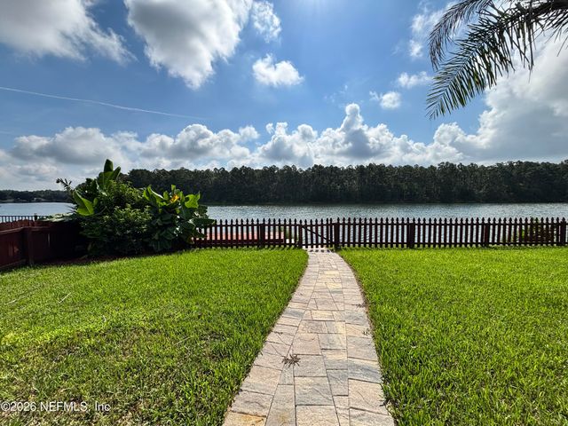 9302 PROSPERITY LAKE Drive, Jacksonville, FL 32244