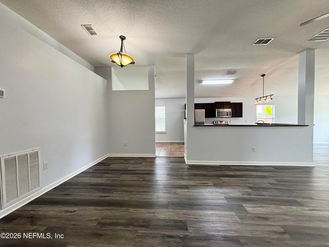 9302 PROSPERITY LAKE Drive, Jacksonville, FL 32244