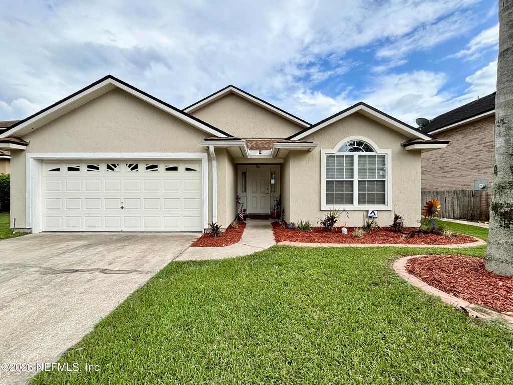 9302 PROSPERITY LAKE Drive, Jacksonville, FL 32244