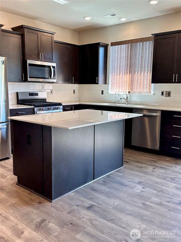28041 14th Court S, Federal Way, WA 98003
