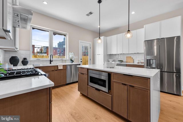 911 EMILY ST, Philadelphia, PA 19148