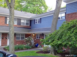 245 Unquowa Road APT 82, Fairfield, CT 06824