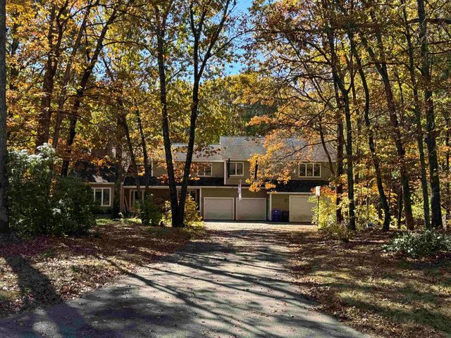 30 Schaeffer Circle, Hudson, NH 03051