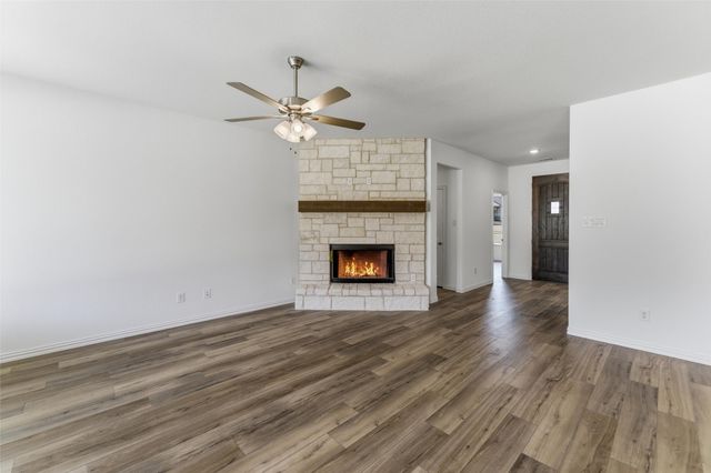 144 Oak Grove Way, Springtown, TX 76082