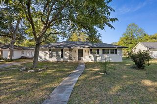 300 Forrest Street, Baytown, TX 77520
