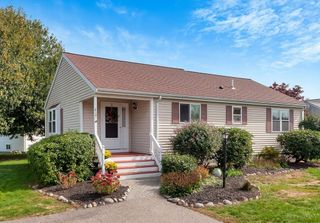 217 Crystal Water Dr 217, East Bridgewater, MA 02333