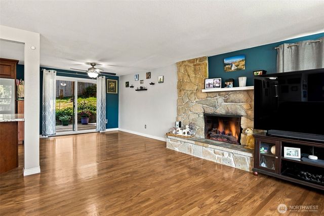 810 19th Avenue SE, Puyallup, WA 98372