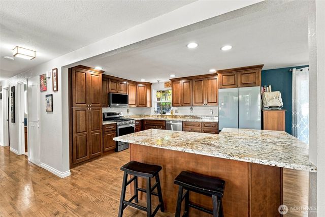 810 19th Avenue SE, Puyallup, WA 98372