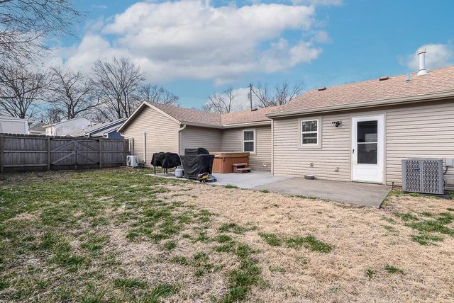 117 Brice Street, Tonganoxie, KS 66086