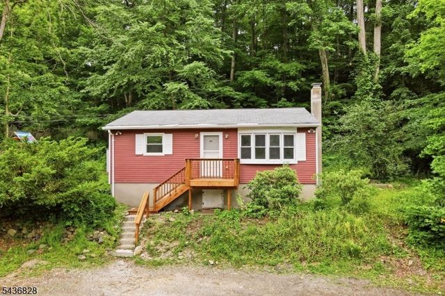 48 E Shore Dr, Vernon Twp., NJ 07462