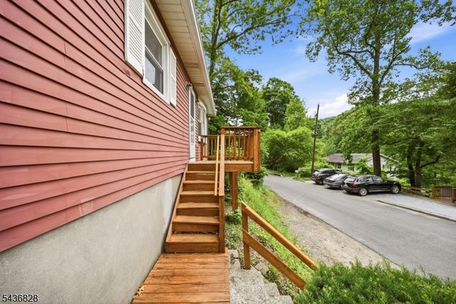 48 E Shore Dr, Vernon Twp., NJ 07462