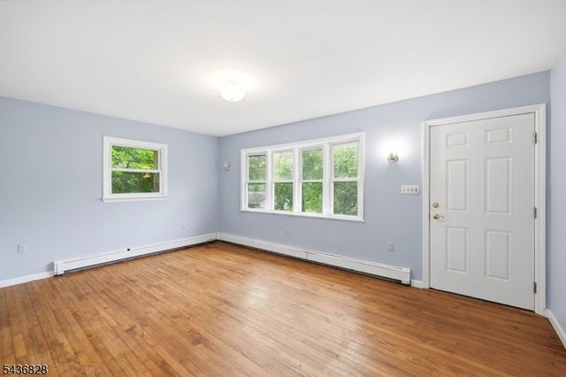 48 E Shore Dr, Vernon Twp., NJ 07462