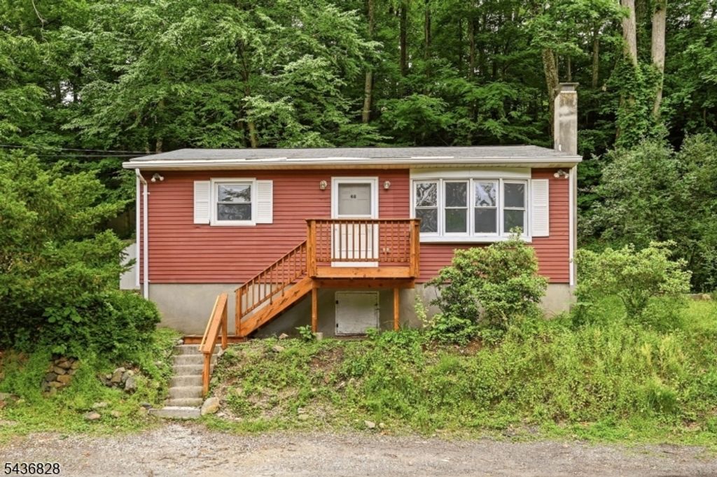 48 E Shore Dr, Vernon Twp., NJ 07462