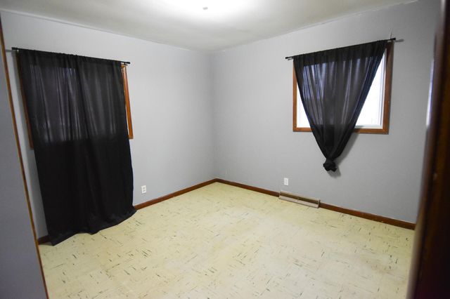 1523 1st Street E, Thief River Falls, MN 56701