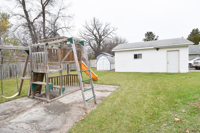 1523 1st Street E, Thief River Falls, MN 56701