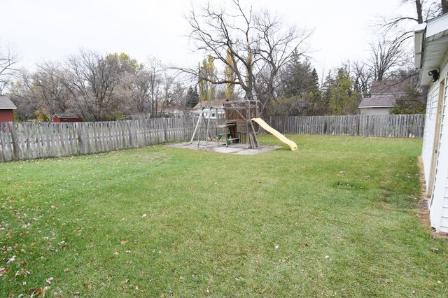 1523 1st Street E, Thief River Falls, MN 56701