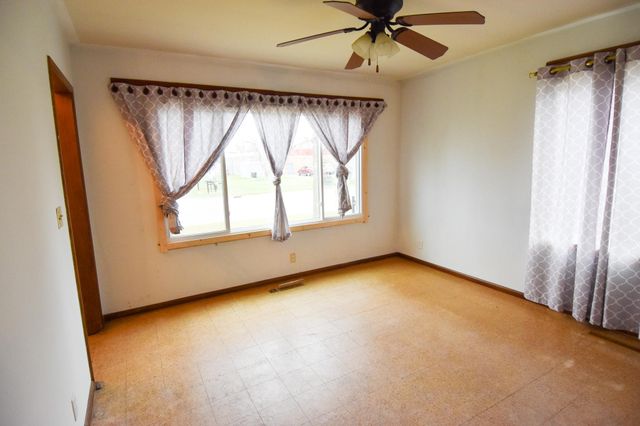 1523 1st Street E, Thief River Falls, MN 56701