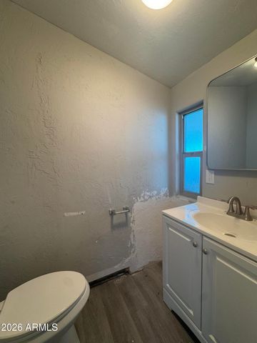 8601 N 71st Avenue 155, Glendale, AZ 85301