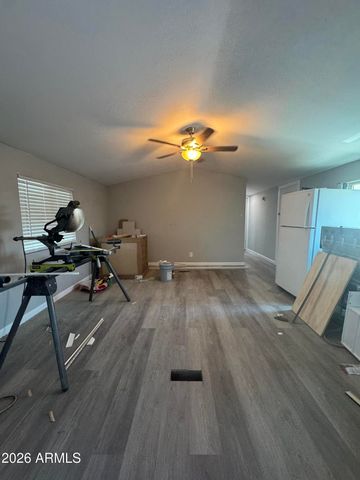 8601 N 71st Avenue 155, Glendale, AZ 85301