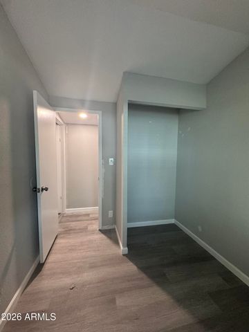 8601 N 71st Avenue 155, Glendale, AZ 85301