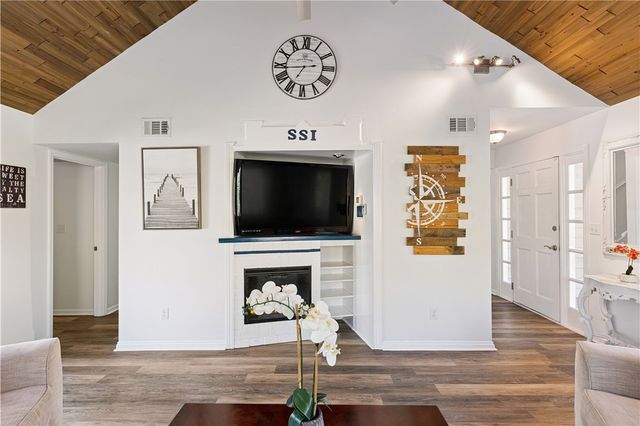 240 Georgia Street, St Simons Island, GA 31522