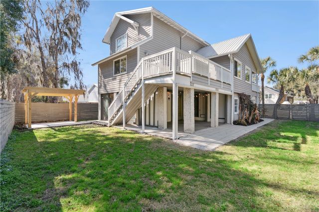 240 Georgia Street, St Simons Island, GA 31522