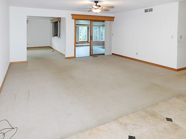 5874 Ada Drive, Roscoe, IL 61073