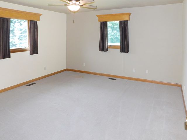 5874 Ada Drive, Roscoe, IL 61073
