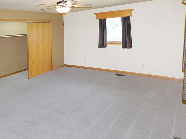 5874 Ada Drive, Roscoe, IL 61073