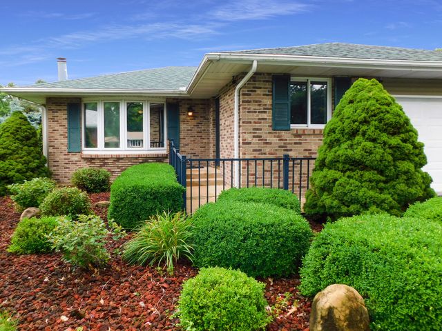 5874 Ada Drive, Roscoe, IL 61073