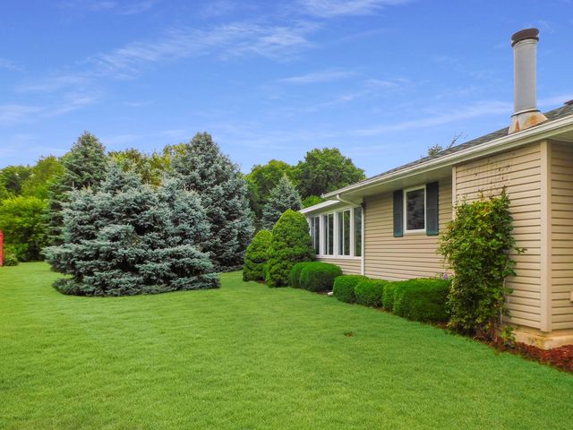 5874 Ada Drive, Roscoe, IL 61073