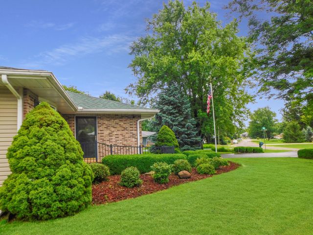 5874 Ada Drive, Roscoe, IL 61073