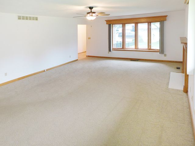 5874 Ada Drive, Roscoe, IL 61073