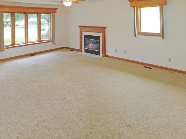 5874 Ada Drive, Roscoe, IL 61073