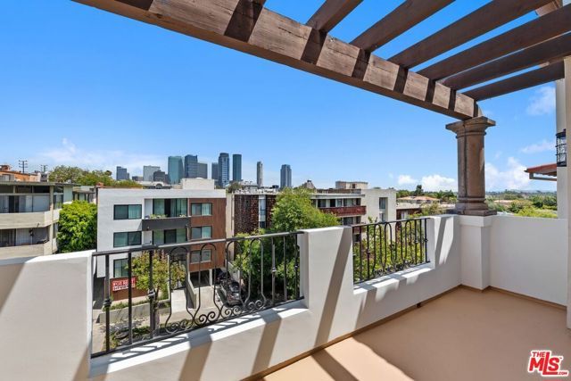 1821 Fairburn Avenue 401, Los Angeles, CA 90025