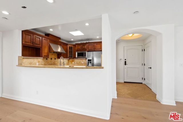 1821 Fairburn Avenue 401, Los Angeles, CA 90025