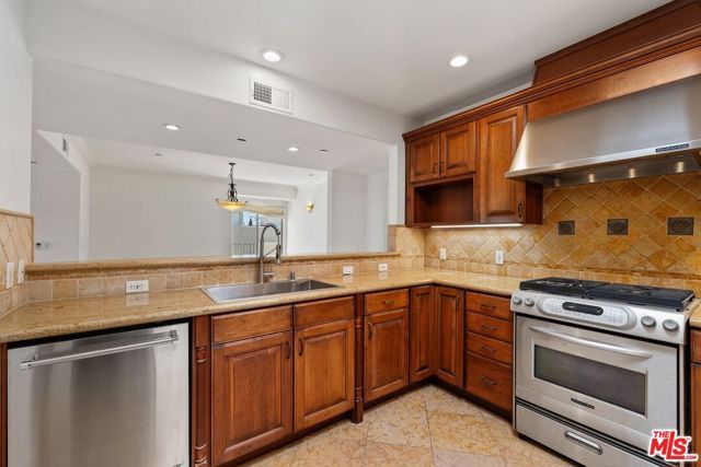 1821 Fairburn Avenue 401, Los Angeles, CA 90025