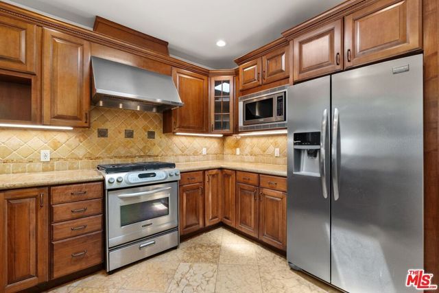 1821 Fairburn Avenue 401, Los Angeles, CA 90025