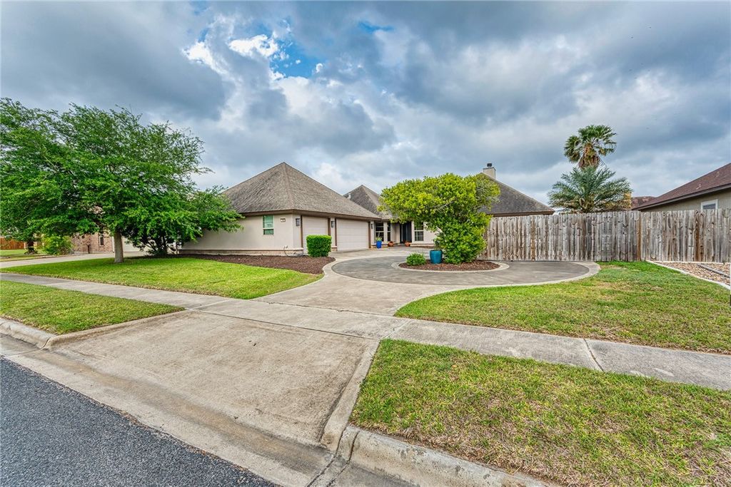 1813 Ezekiel Ct, Corpus Christi, TX 78418