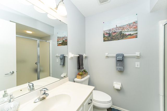 1896 Waterford Place SW, Rochester, MN 55902