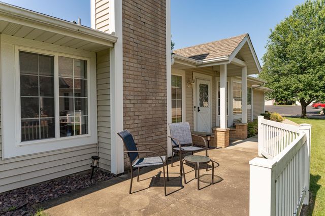 1896 Waterford Place SW, Rochester, MN 55902