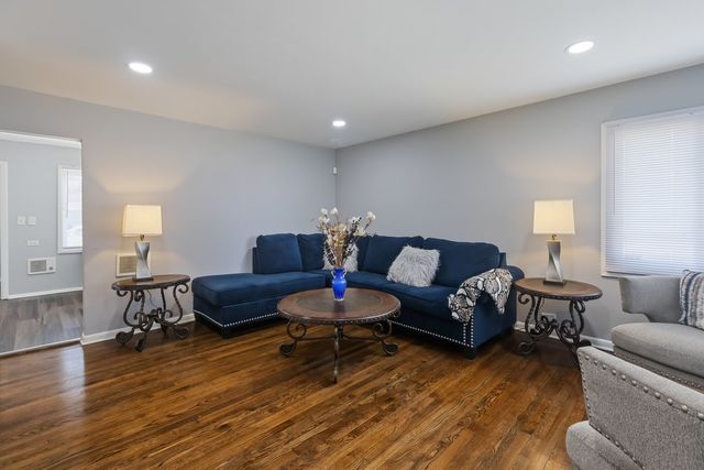 3145 Nottingham Avenue, Markham, IL 60426