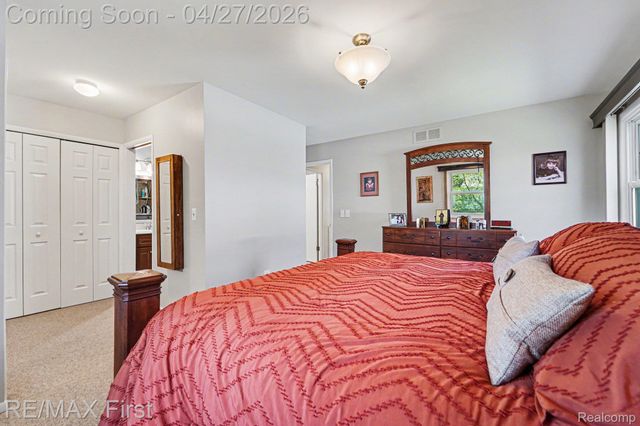 4984 Hyde Park Drive, Troy, MI 48085