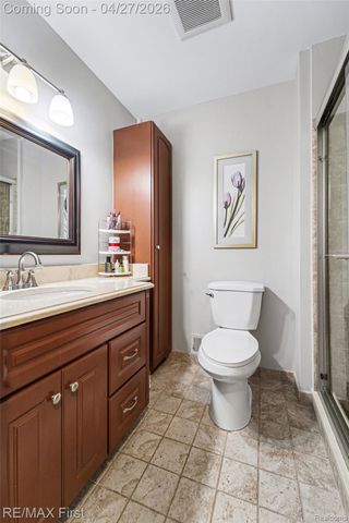 4984 Hyde Park Drive, Troy, MI 48085