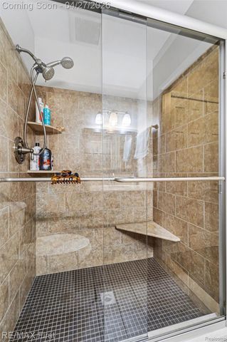 4984 Hyde Park Drive, Troy, MI 48085